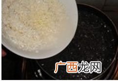三个人煮粥要放多少米,煮3个人的粥要多少米和多少水？