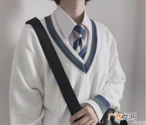 男生dk是什么意思,dk男装啥意思？
