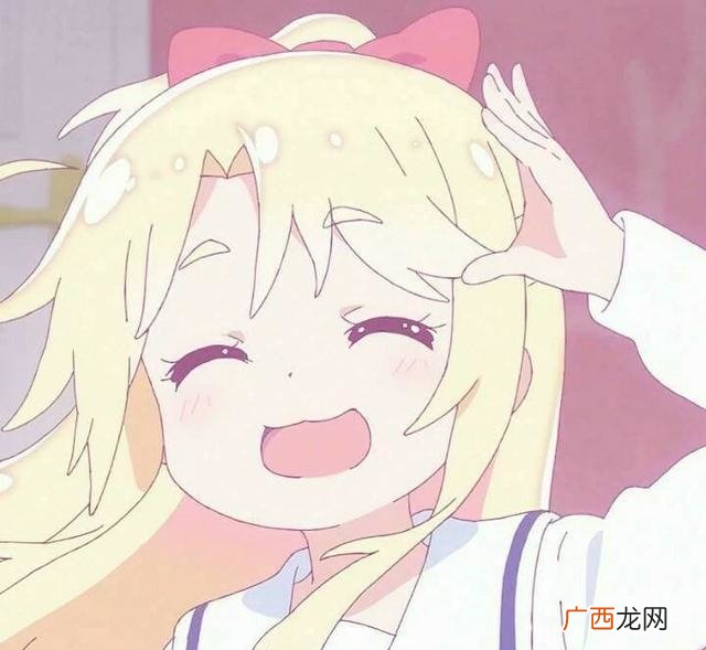 中译:讨人喜欢的音译词,拼音字母是kǎwa y,也做“可爱” 卡哇伊是什么意思