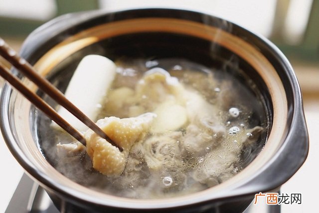 鸡肉焯水要多久,炖鸡多久能熟？