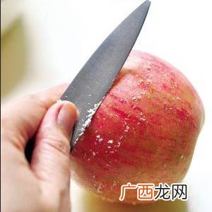 如何辨别苹果上的蜡,苹果皮上的一层蜡可以吃吗？
