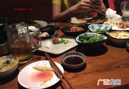 宵夜和夜宵的区别