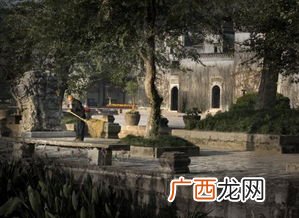 洒扫是什么意思,洒扫廷内”可用来形容什么呢？