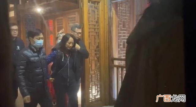 孟晚舟游张家界喝“拦门酒”原因让人无法拒绝!网友点赞!