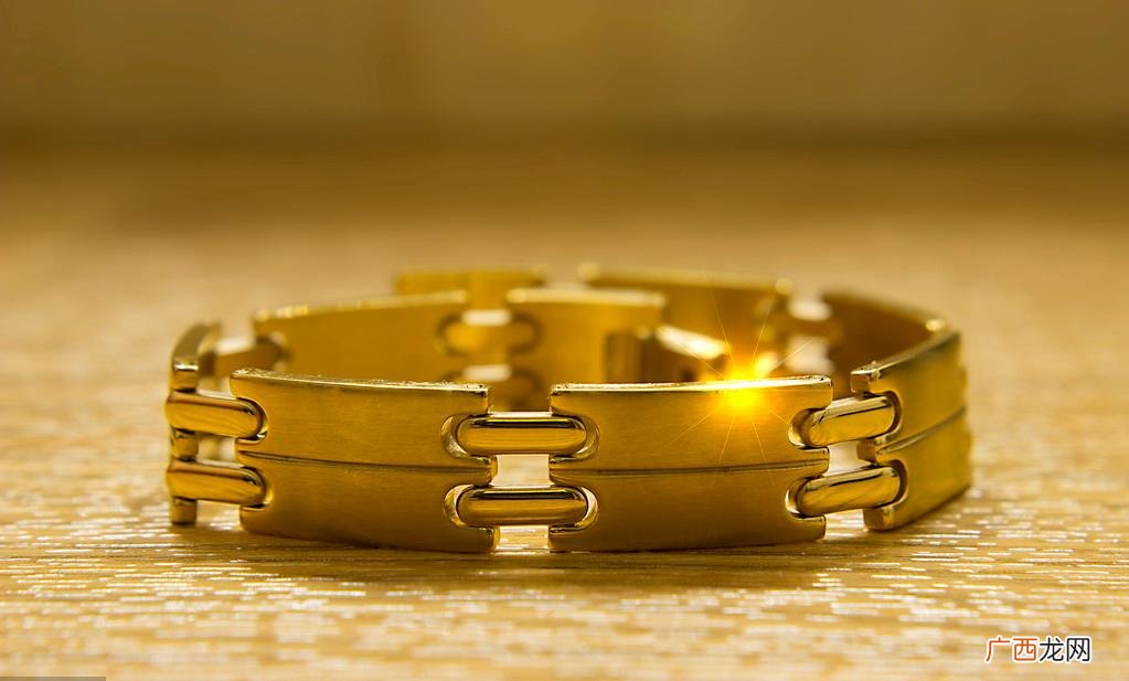 一只手戴金手镯建议戴左手 金镯子戴左手还是右手