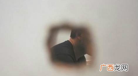 英文:glory hole 厕板洞 厕板洞是什么梗