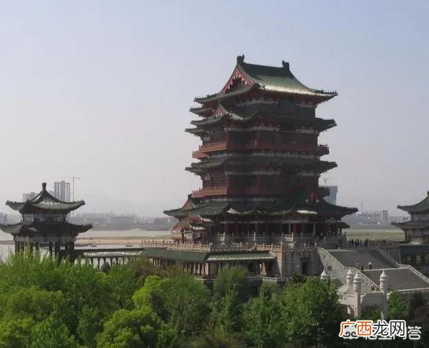 具答之的具是什么意思,《滕王阁序》中“四美具，二难并”是什么意思？