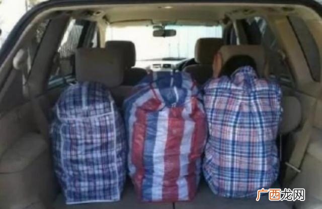 一种可以让一切长相不高的男生得到理工男属性的独特衣服 格子衫是什么意思