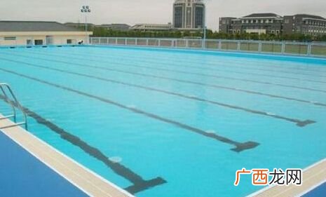 游泳池水温标准,夏天室内泳池温度国家标准？