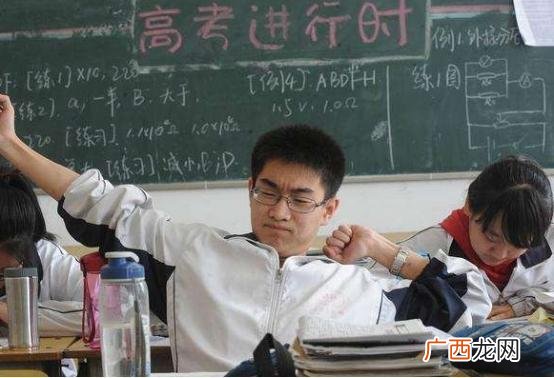无法就读本科院校还有哪些出路 考不上本科很丢人吗