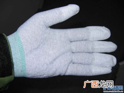 一什么手套,手套前面应该加什么数量词？是“一副”手套还是“一付”手套？
