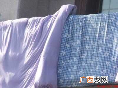 怎样防止蟑螂爬到床上来