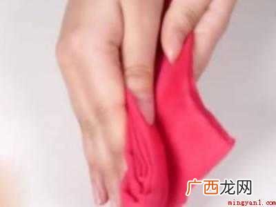 t恤衫上的胶印图案怎么去掉