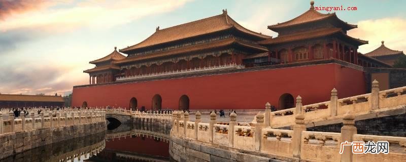 北京天安门广场东边的劳动人民文化宫 北京景点