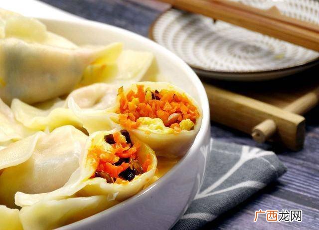 包饺子馅里怎么弄才会有汤汁,饺子馅怎样做才有汤汁?我试过往肉馅里打水打了很多没问题。关键是煮好饺子后1咬并没有汤汁流出来反而肉馅吃起来很稀不聚团口感就像煮的很稠的稀饭怎样回事儿