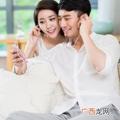 女人出轨有5大异常，男人要注意 5个表现说明女人出轨了
