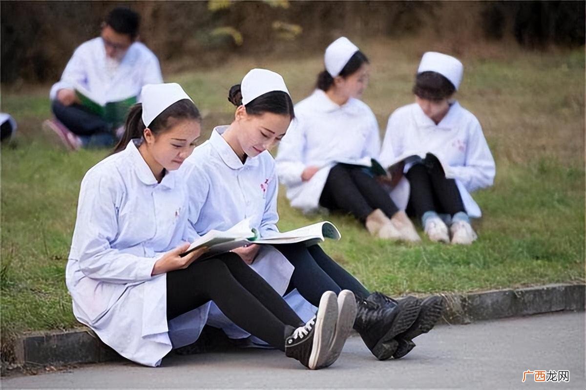 初中女生学什么有前途 适合初中女生学的专业