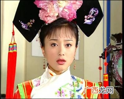 还珠格格中知画的扮演人是谁,蒋勤勤是知画吗？