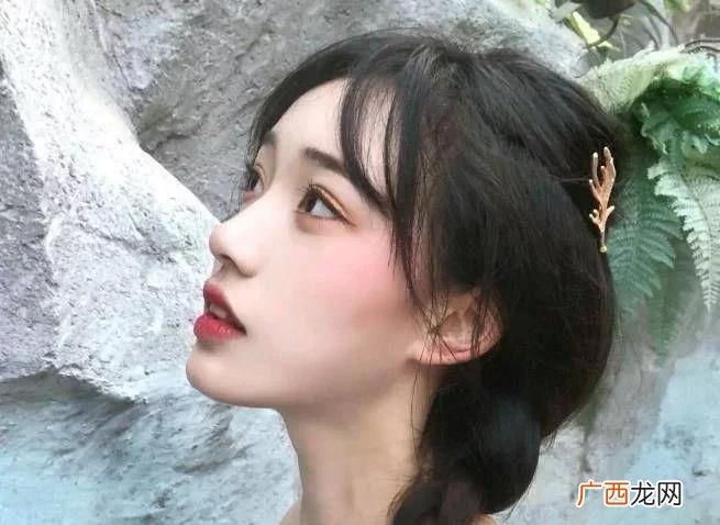 摩羯座壁咚型，天秤座高难度 十二星座强吻的姿势