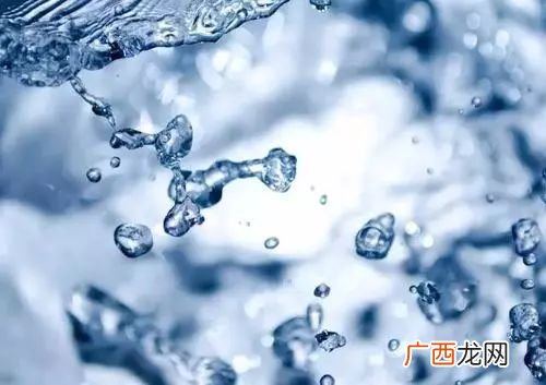 水弹的成分有毒吗,个人持有水弹枪违法吗？