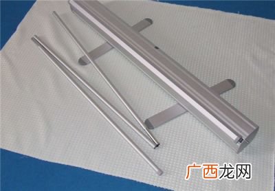 泡沫胶带如何清理,泡沫粒怎么收拾?