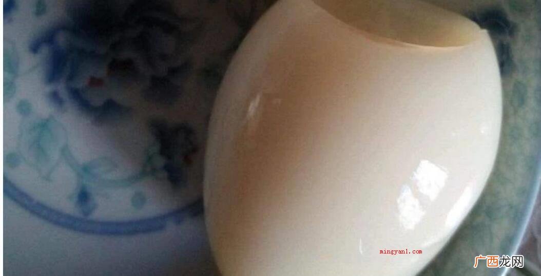 鹅蛋放进锅中,加冷水,走红烧开,文火煮10分钟 鹅蛋怎么做才好吃