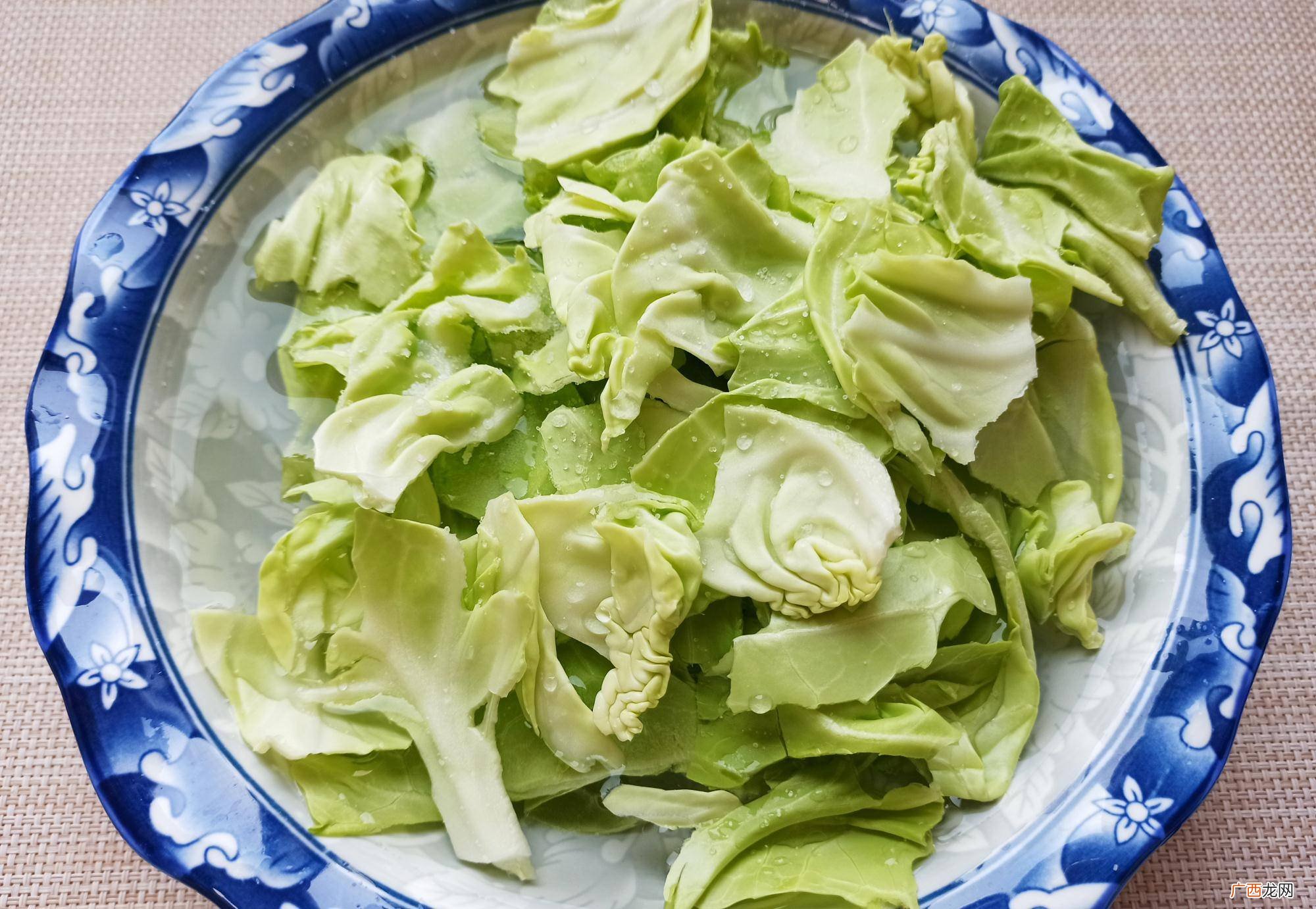 甘蓝怎么炒好吃,何大厨甘蓝怎么炒好吃？