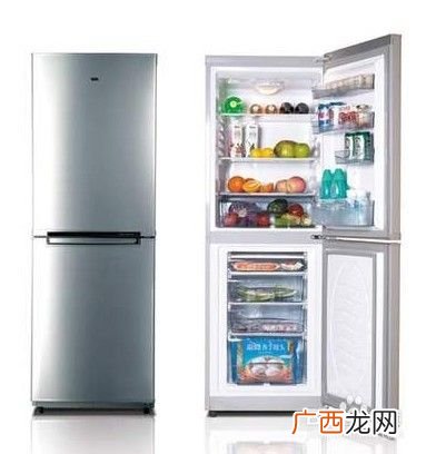 为什么冰箱两侧会发烫,冰箱两侧很烫是制冷剂加多了吗？