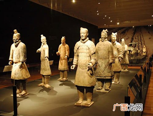 兵马俑真正的颜色特点 兵马俑本来的颜色是什么色