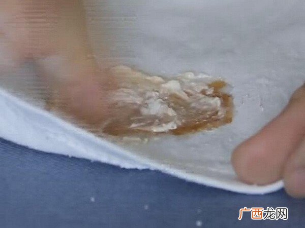 油渍时间长了怎么洗掉,油渍干了久了有印怎么洗掉？