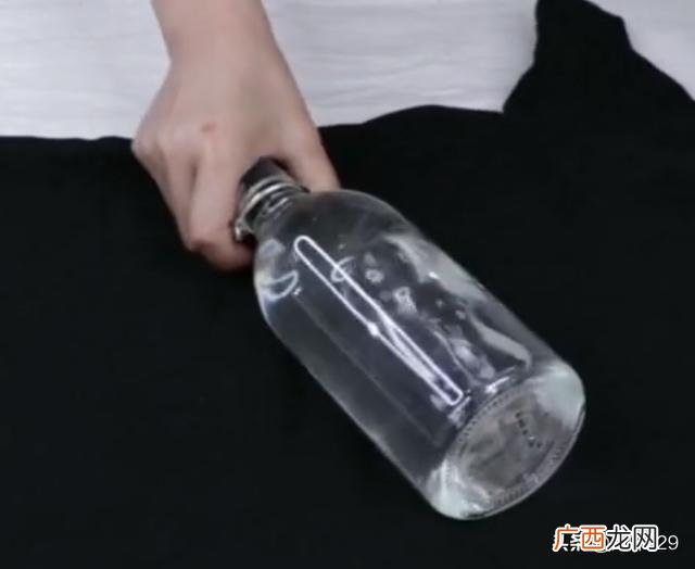衣服皱了没有熨斗怎么办,衣服皱了没有熨斗怎么办？