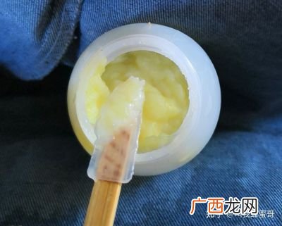 蜂王浆的味道是什么味道,蜂王浆的味道是酸的吗？