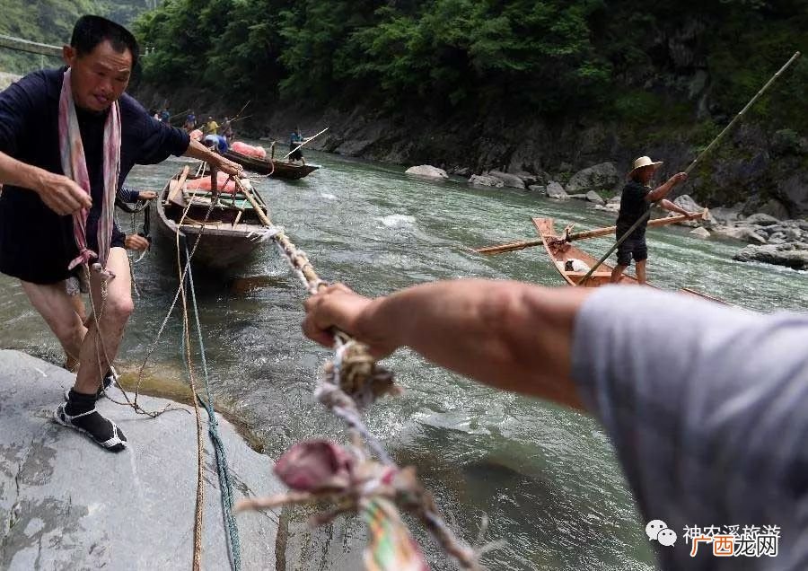 纤夫的意思,纤夫的爱读音？