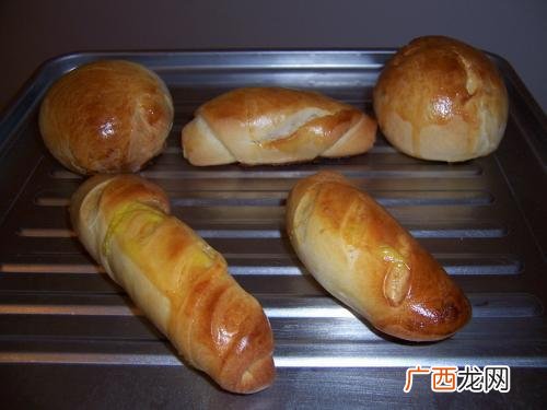 面包的配料最佳比例,面包配方大全500克？
