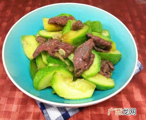 西葫芦牛肉能一起吃吗,牛肉葫芦馅怎么调？