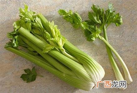 芹菜汤怎么做好喝,芹菜丝瓜汤家常做法？