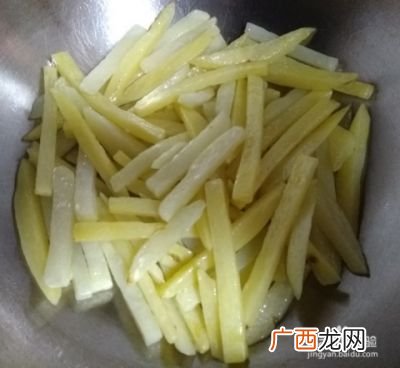 空气炸锅炸土豆条怎么炸,空气炸锅炸薯条之前为什么要过水？