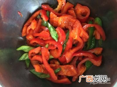 辣椒炒排骨怎么做,麻椒排骨的做法？