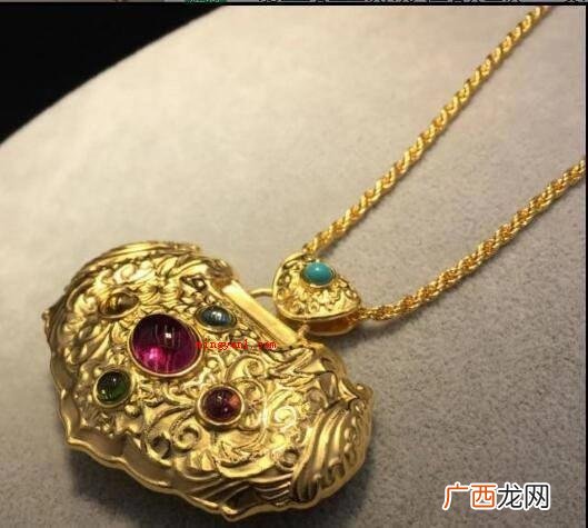 谢娜成功生子后,谢娜兴奋地出文庆贺,主动表明锁早已走在路上了 谢娜还锁是什么梗？