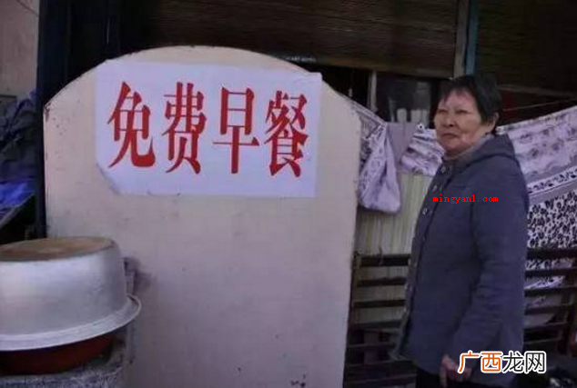 《说尺子》是一位署名 《说尺子》是谁写的？