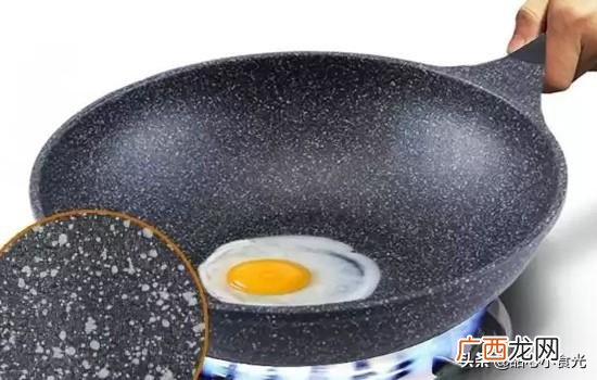 对比不粘锅和铸铁锅有哪些优势 麦饭石不粘锅到底好不好