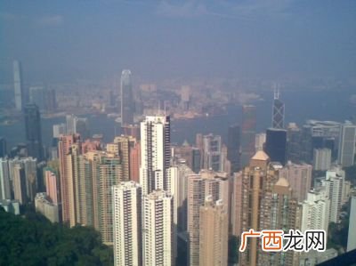 深圳去香港的关口在那,深圳那些地方离香港很近?