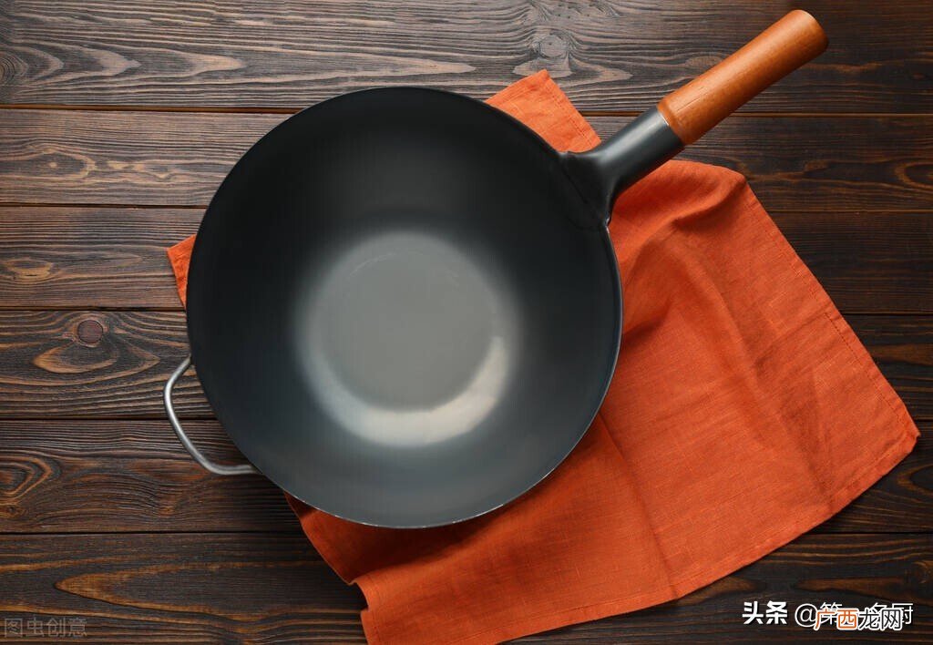 生铁锅和铸铁锅哪个适合家用 生铁锅和熟铁锅哪个健康