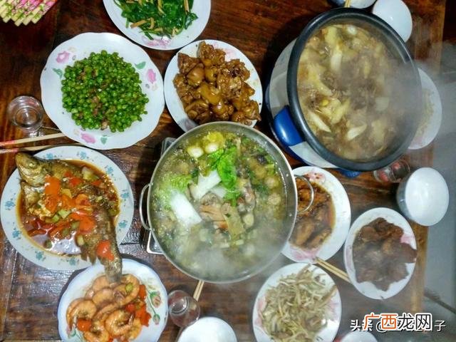 中秋节吃什么,中秋节一般吃什么食品？