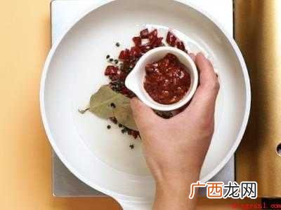 干锅鸭头怎么吃
