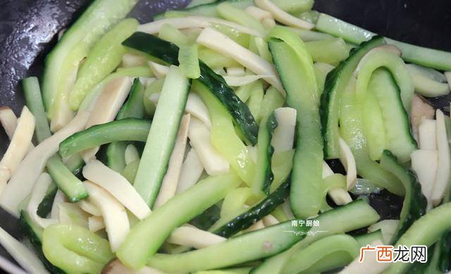 黄瓜可配什么菜一起炒,杏鲍菇炒黄瓜可以吃吗？