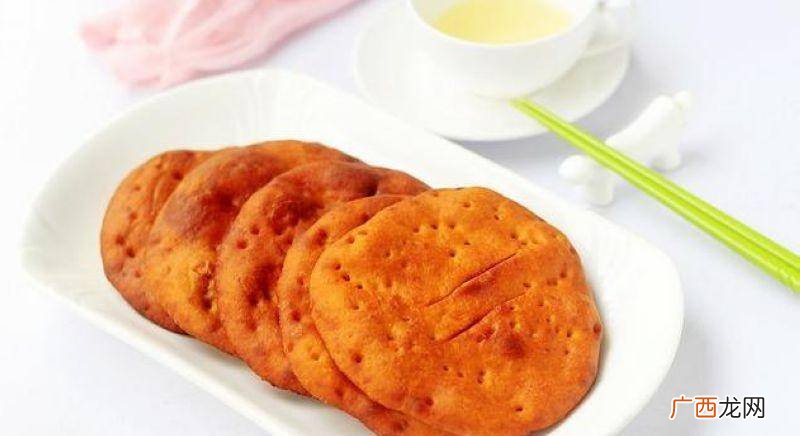 家庭炸油饼怎么炸才软,油饼怎样做又软又起层？