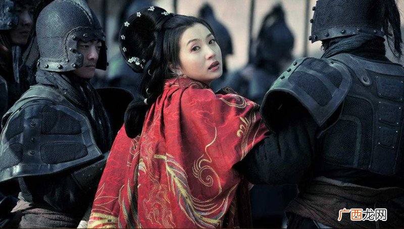 三国里貂蝉喜欢吕布还是董卓 貂蝉真正喜欢的是谁