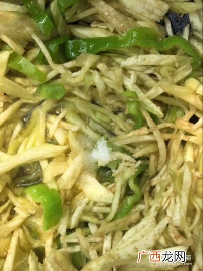 怎么炒茄丝,妈妈做菜用了20分钟对吗?
