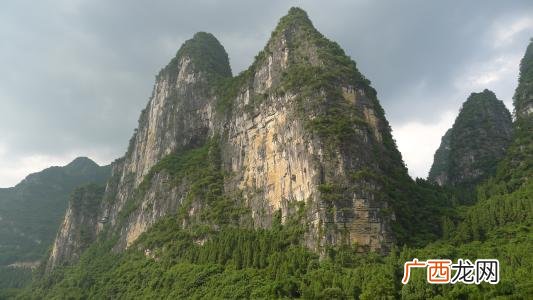 山是怎样形成的山至今有多少年了,为什么高山上会有水流下来呢!水从那来得?什么道理呢？